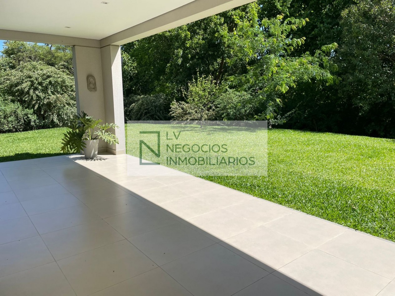 CASA EN LA ANGOSTURA