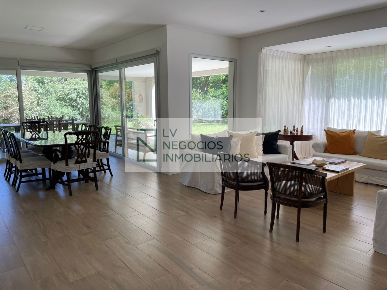 CASA EN LA ANGOSTURA